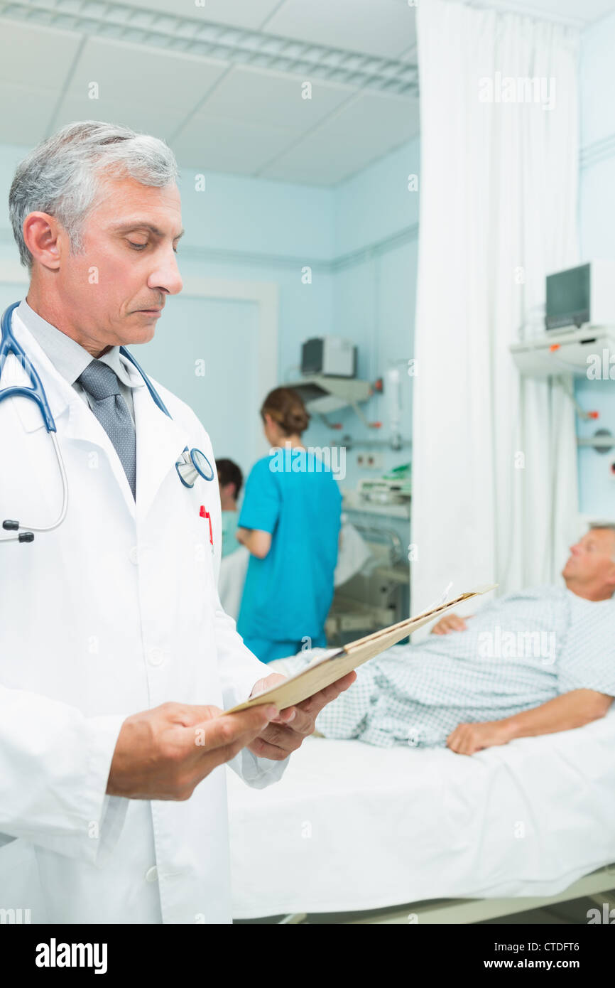 Medical bed chart hi-res stock photography and images - Alamy