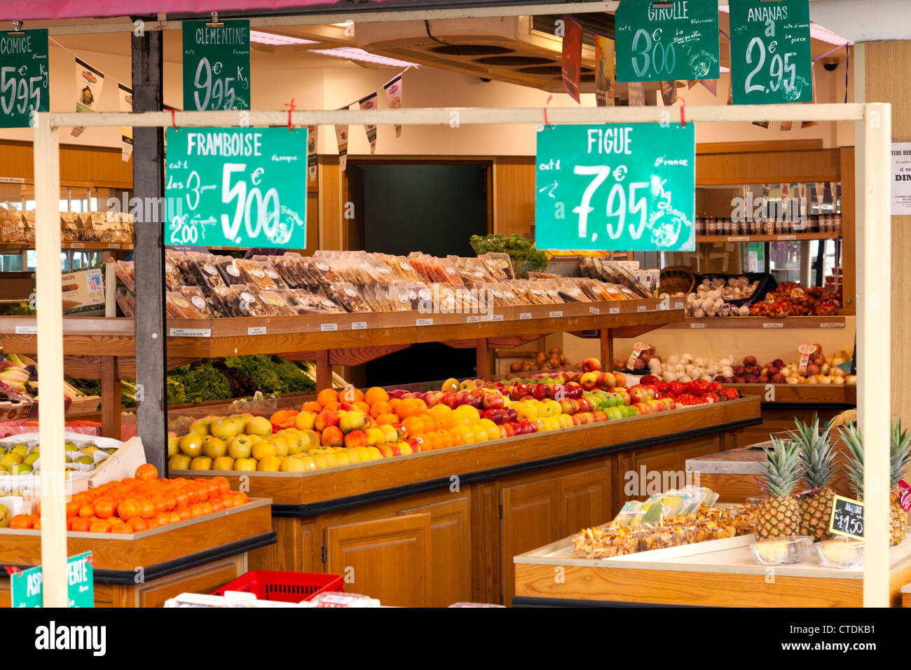 File:L'Epicerie Fine, Rue Cler, Paris 24 May 2014.jpg - Wikimedia Commons