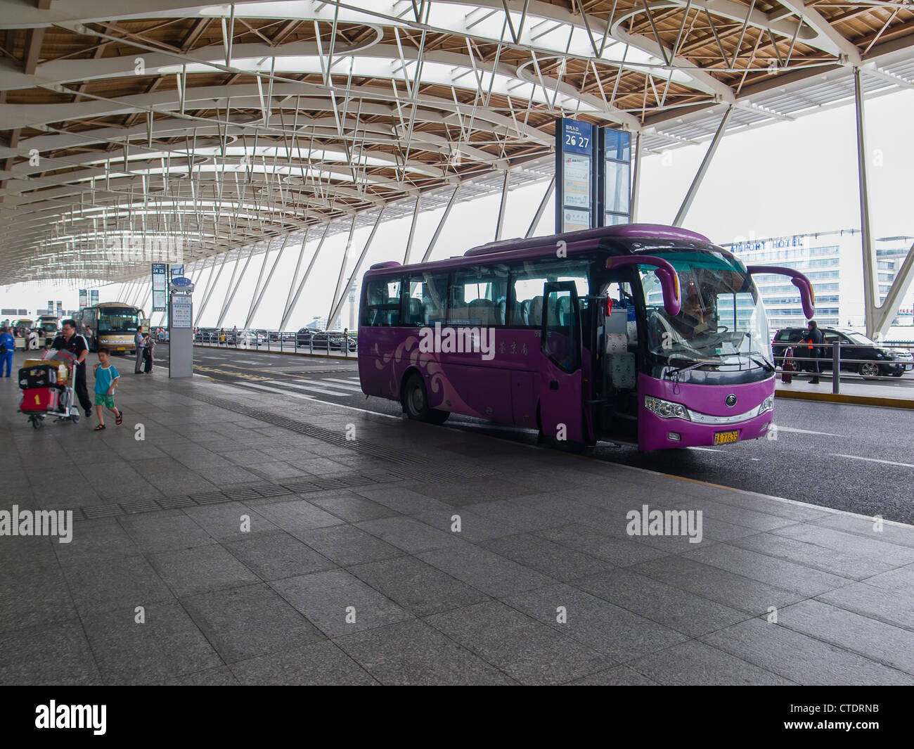 Hong qiao hi-res stock photography and images - Alamy