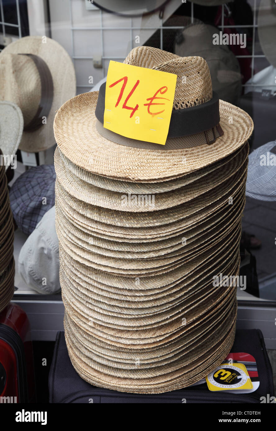 Chapeaux de france hi-res stock photography and images - Alamy