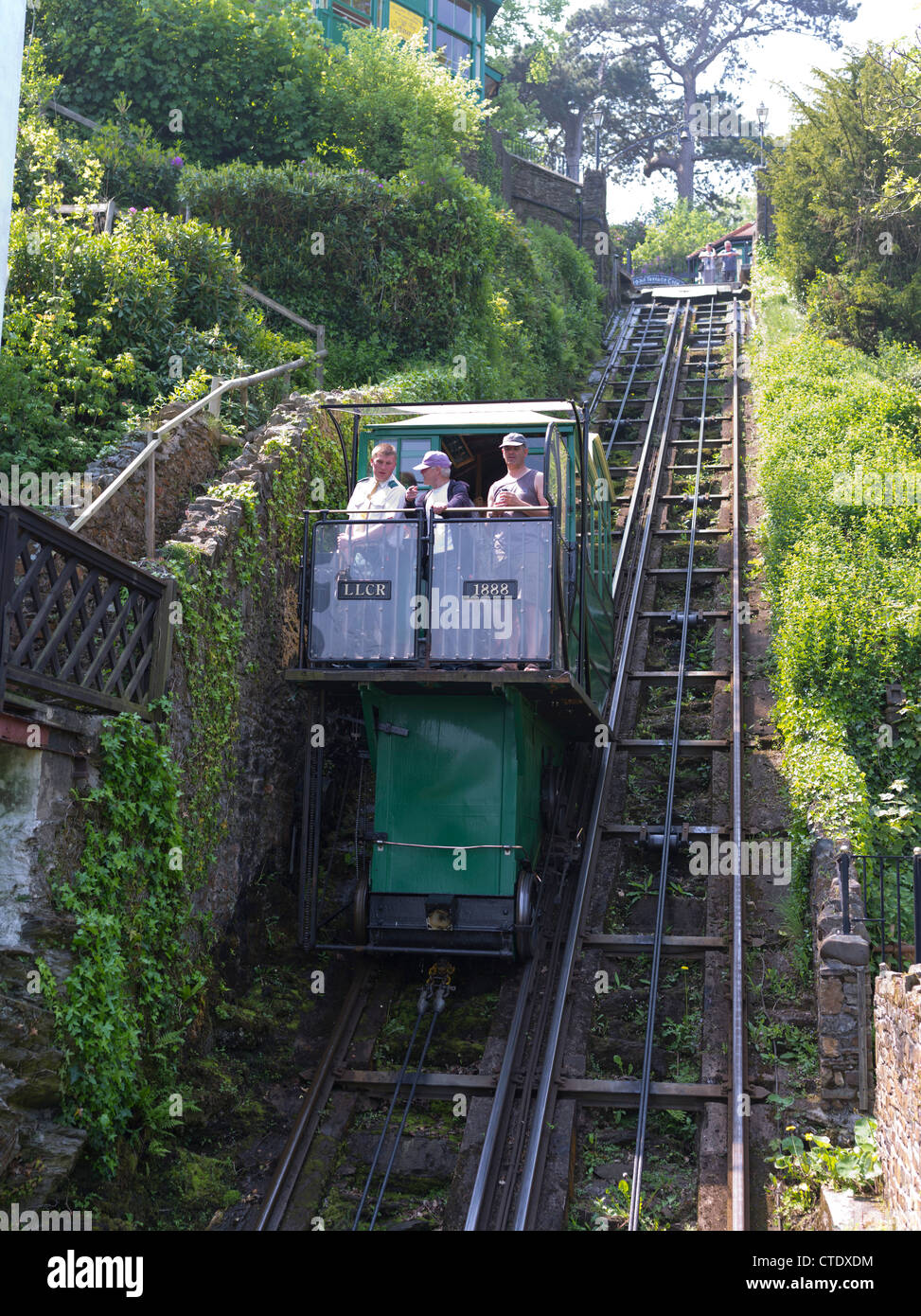 dh Lynton Lynmouth Cliff Railway LYNTON DEVON Tourists funicular carriage cliff lift tram uk exmoor Stock Photo