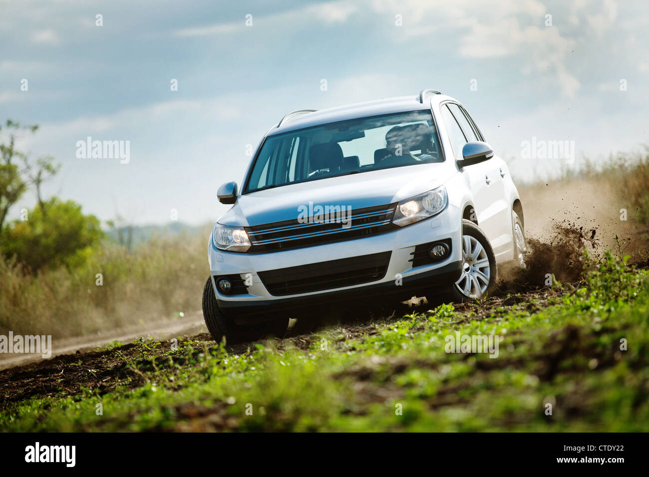 Off road car fast driving hi res stock photography and images Alamy
