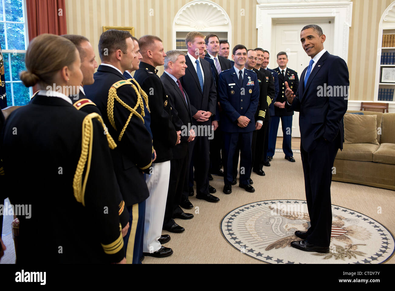 Szer f Nem Tudok Olvasni Vagy rni Nyom Barack Kg Fa rt kes El re Adom ny szer-f-nem-tudok-olvasni-vagy-rni-nyom-barack-kg-fa-rt-kes-el-re-adom-ny