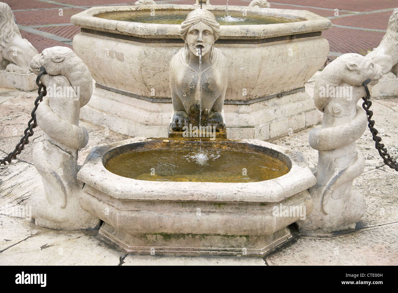 Contarini fountain, 1780, Piazza Vecchia, upper city, Bergamo, Lombardy, Italy, Europe Stock Photo
