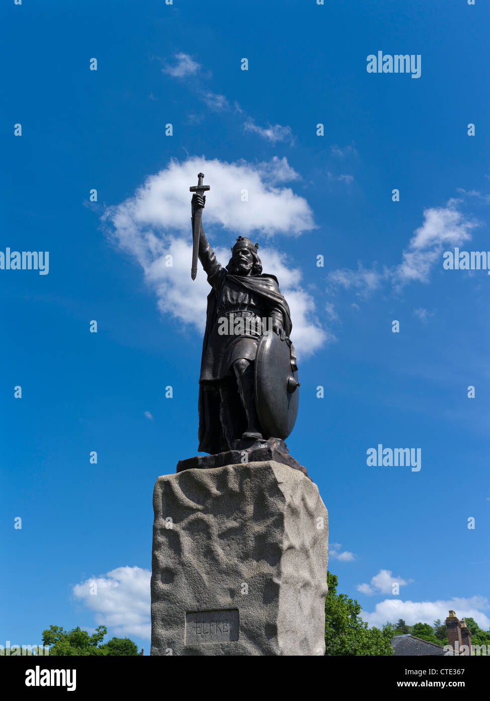 dh King Alfreds statue WINCHESTER HAMPSHIRE Great King Alfred the Greats statue historic england monuments Wessex uk Stock Photo