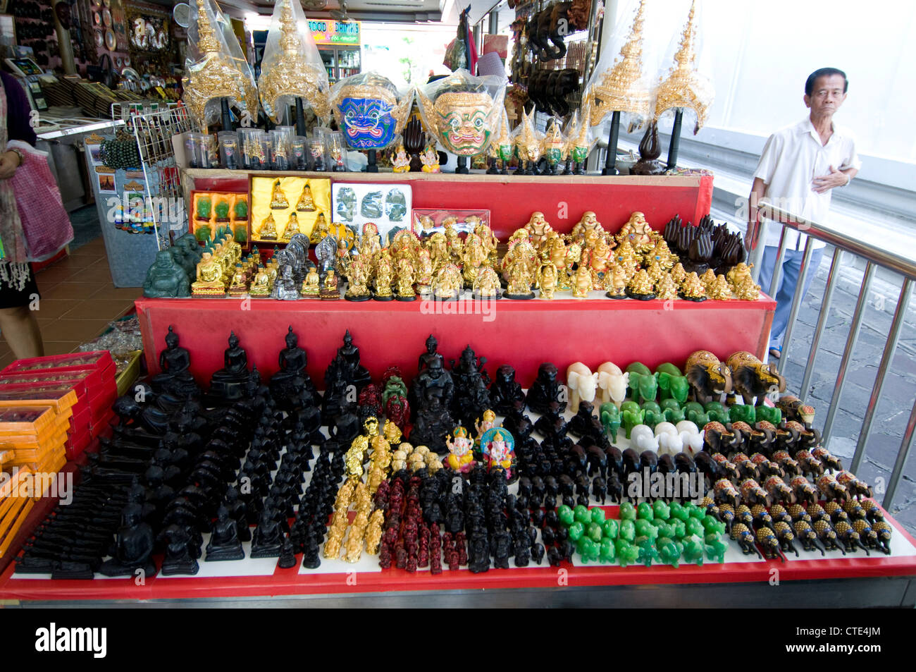 Souvenirs thai souvenirs gift shop wat pho temple bangkok thailand hi