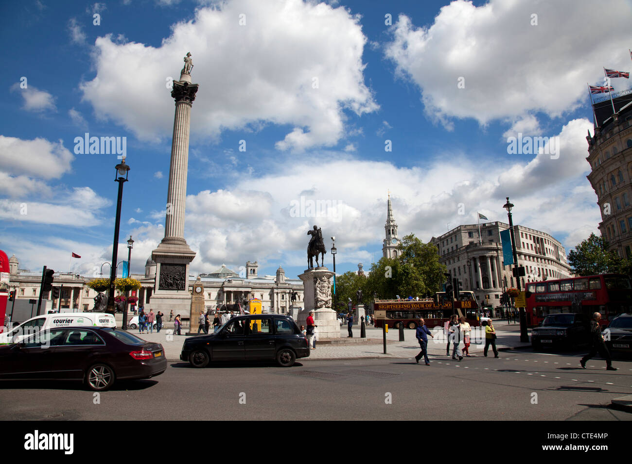 Traffic congestion at trafalgar square hires stock photography and