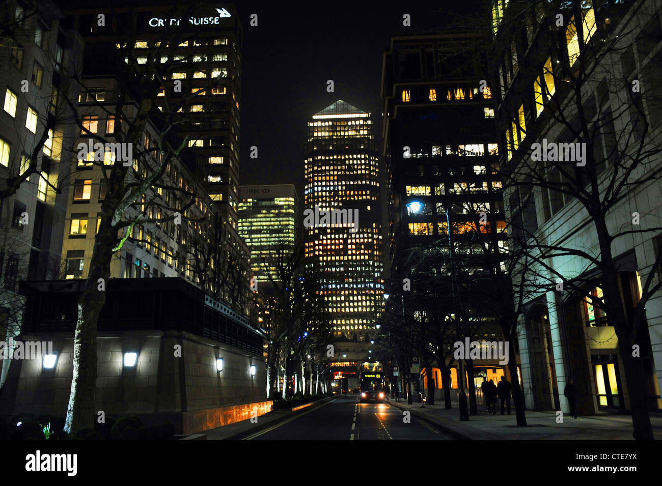 Canary Wharf London at night Stock Photo - Alamy