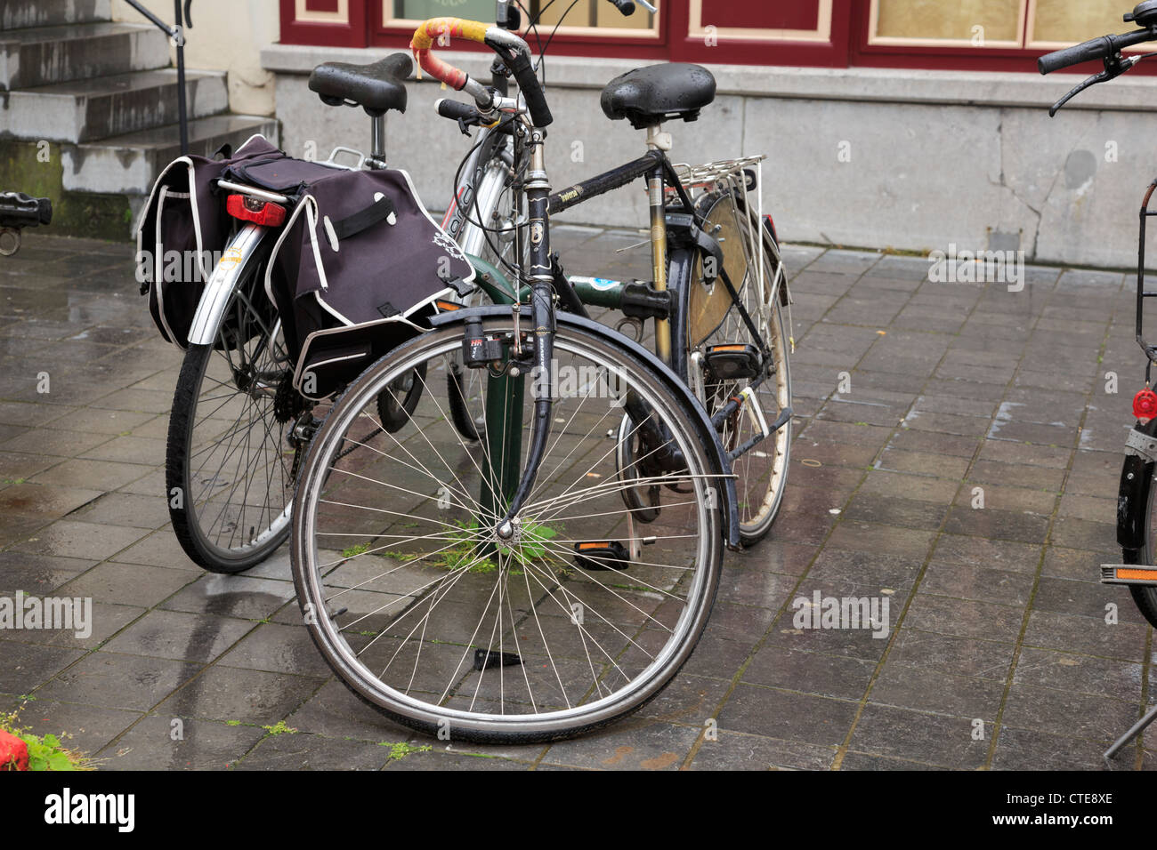 Bent bike wheel hires stock photography and images Alamy