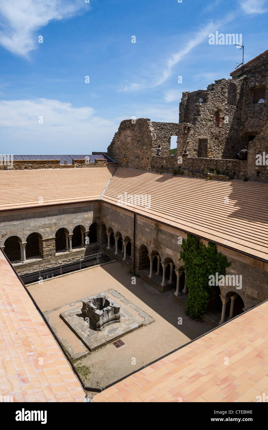 Cloister of monastery Sant Pere de Rodes (IX-XI century). Catalonia, Spain. Stock Photo