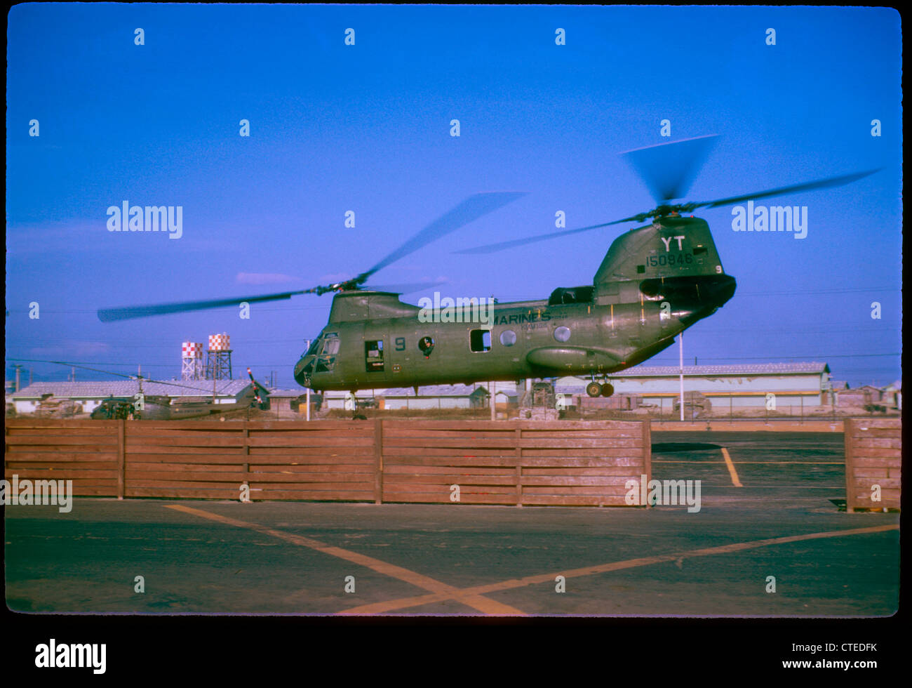 US marines dustoff CH-46 landing at Danang february 1969 Stock Photo