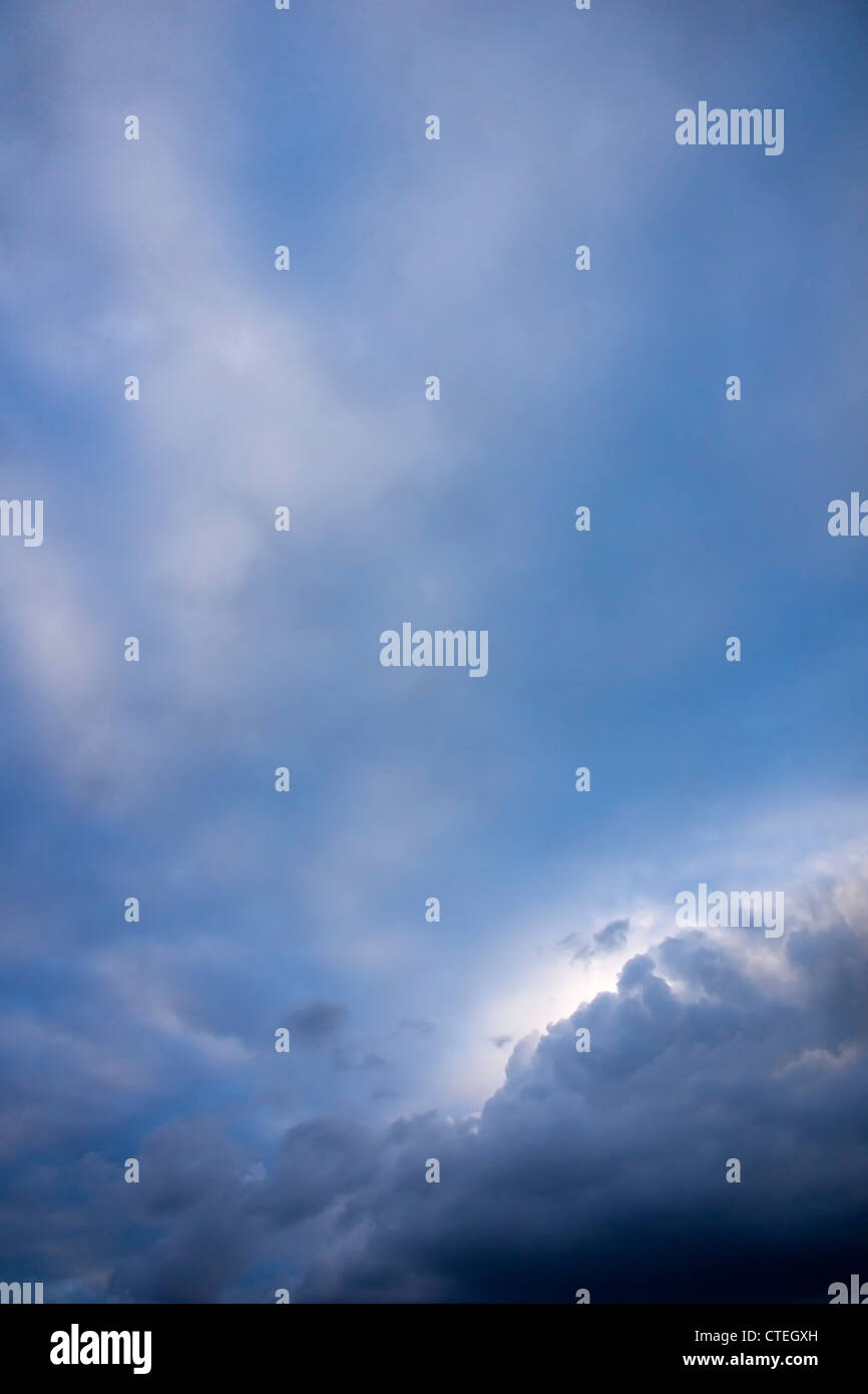 blue summer sky with crisp clouds Stock Photo - Alamy