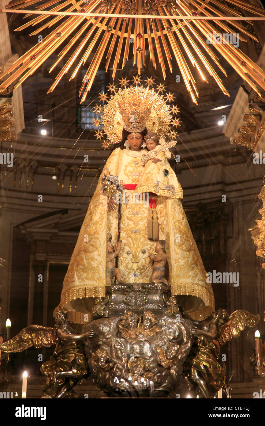 spain-valencia-nuestra-senora-de-los-desamparados-church-statue-of