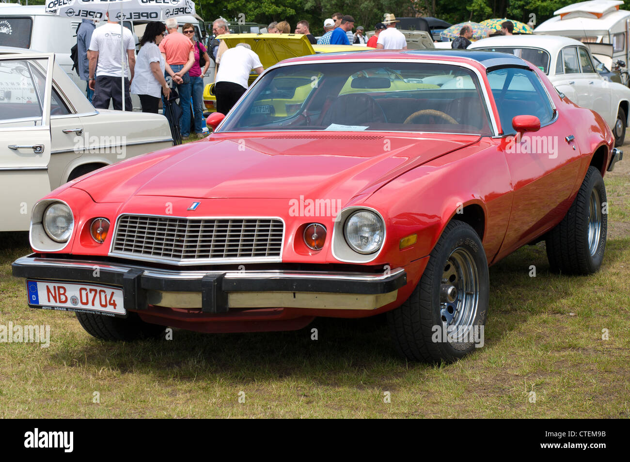 Red chevrolet camaro car hi-res stock photography and images - Alamy