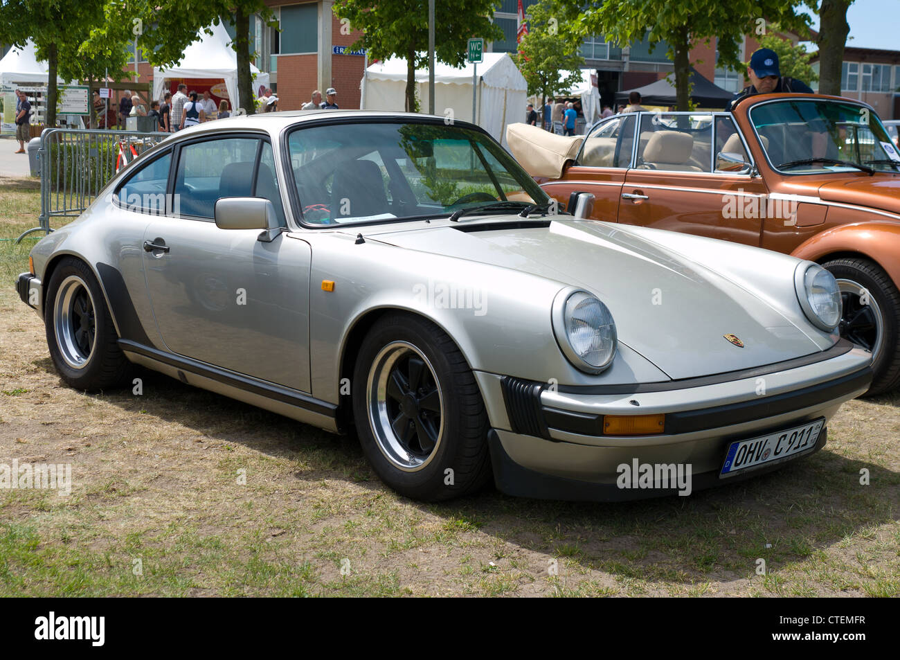 Porsche 911 classic hi-res stock photography and images - Alamy