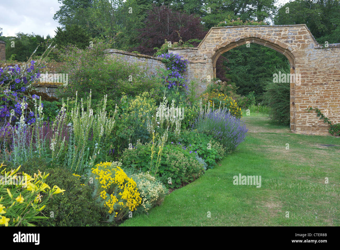 The gardens of Broughton castle near Banbury in Oxfordshire, England Stock Photo