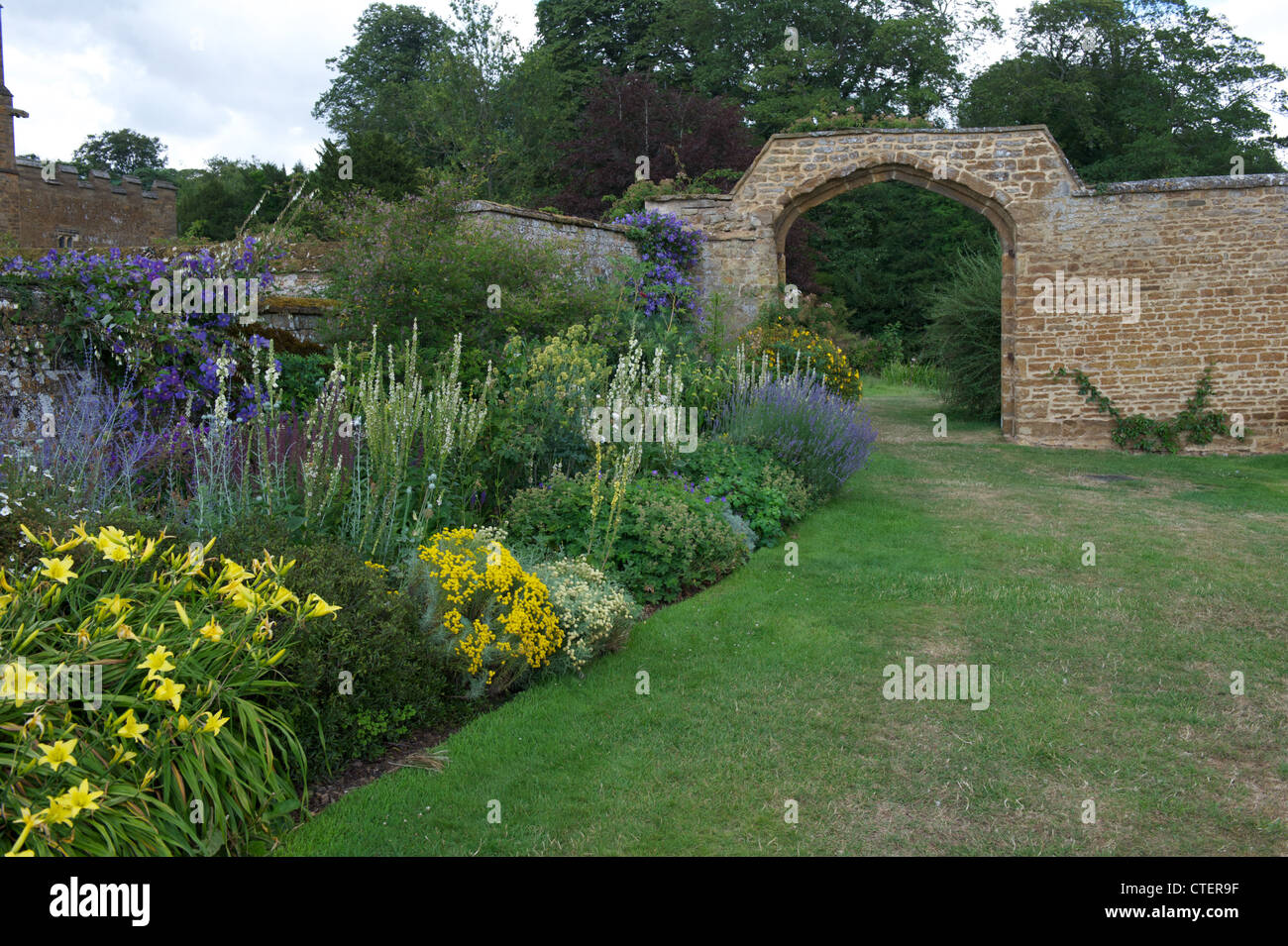 The gardens of Broughton castle near Banbury in Oxfordshire, England Stock Photo