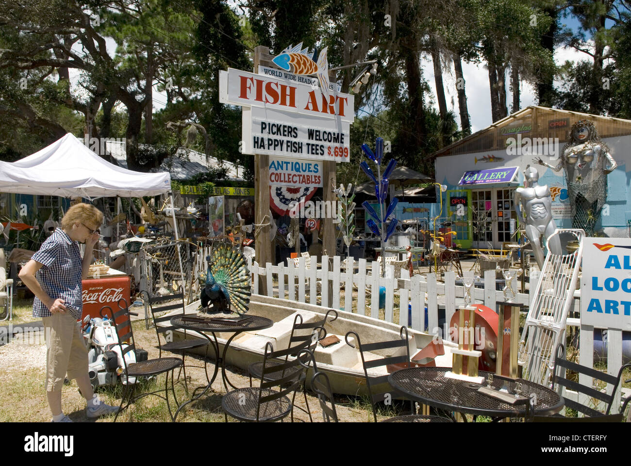 Fish Art Shop Tybee Island USA Stock Photo Alamy