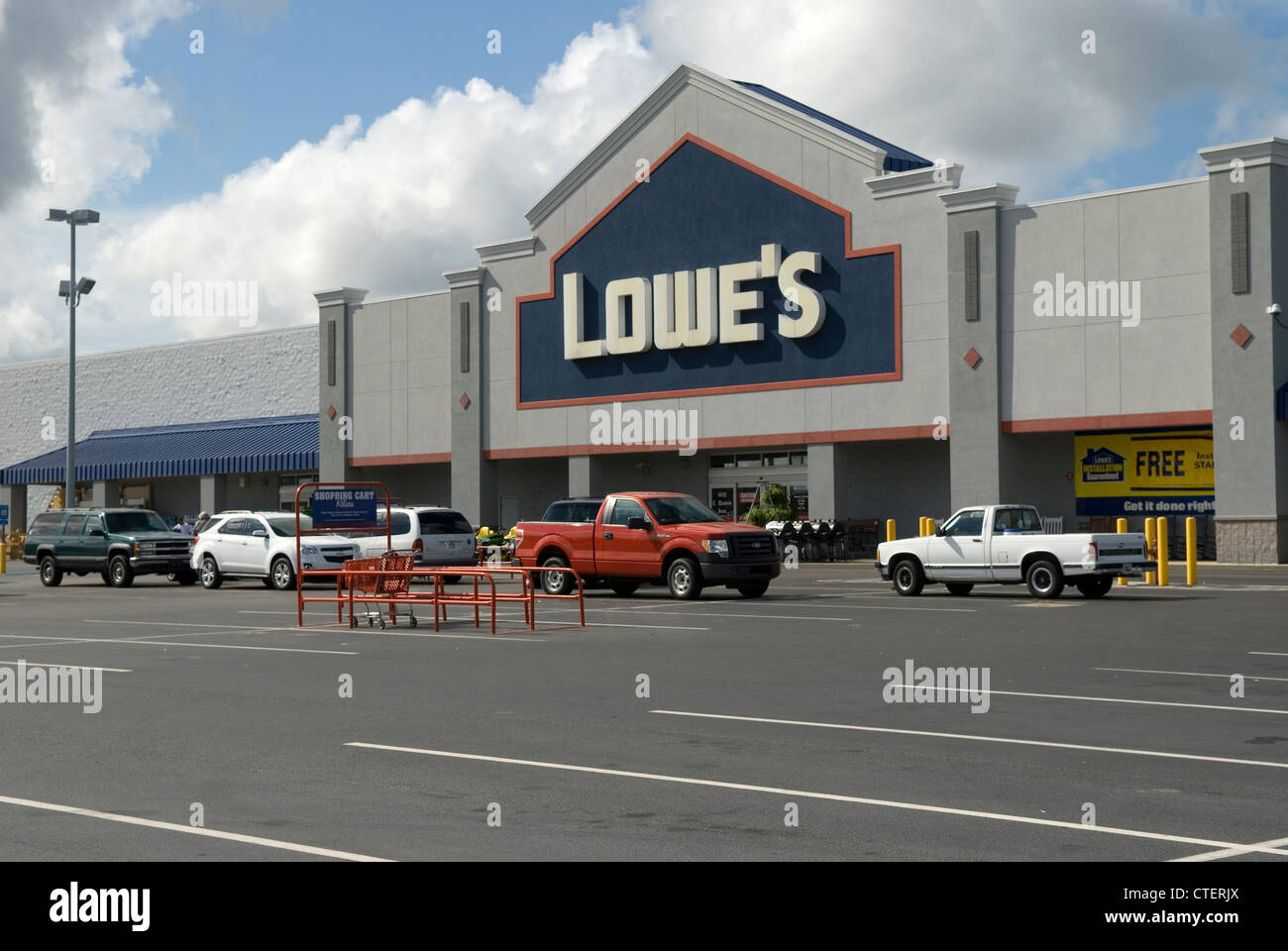 Lowe's Home Improvement Store USA Stock Photo