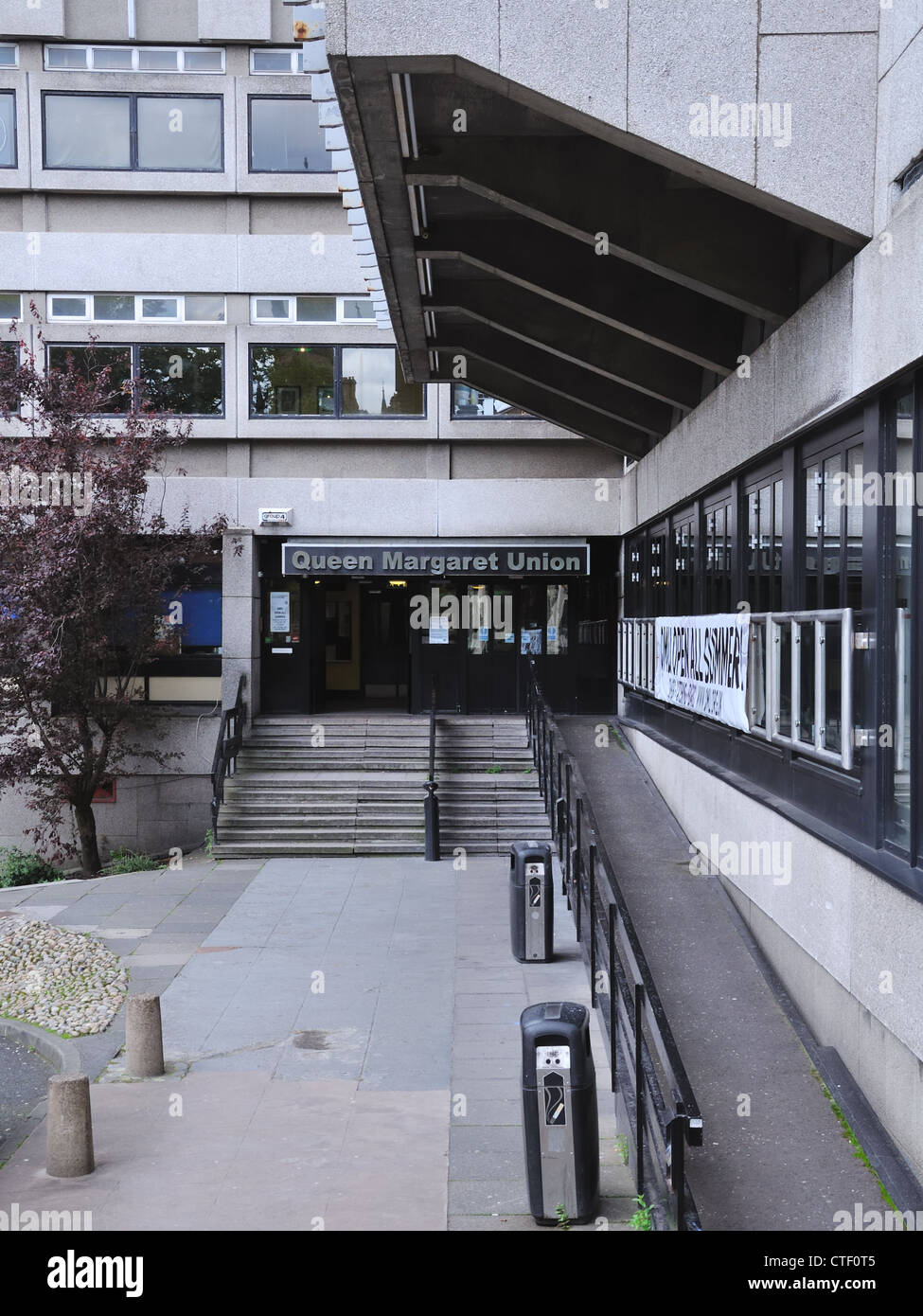 Queen margaret union entrance hires stock photography and images Alamy