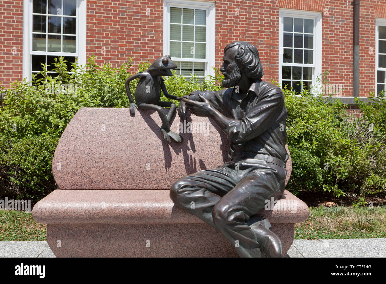 Jim Henson Memorial sculpture by Jay Hall Carpenter, 2003 - University of Maryland, College Park Stock Photo