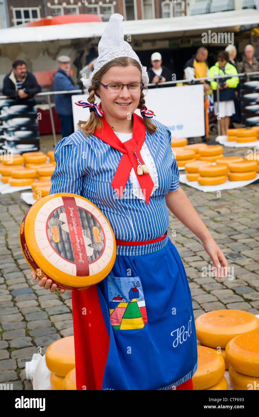 Gouda cheese market Netherlands Stock Photo - Alamy