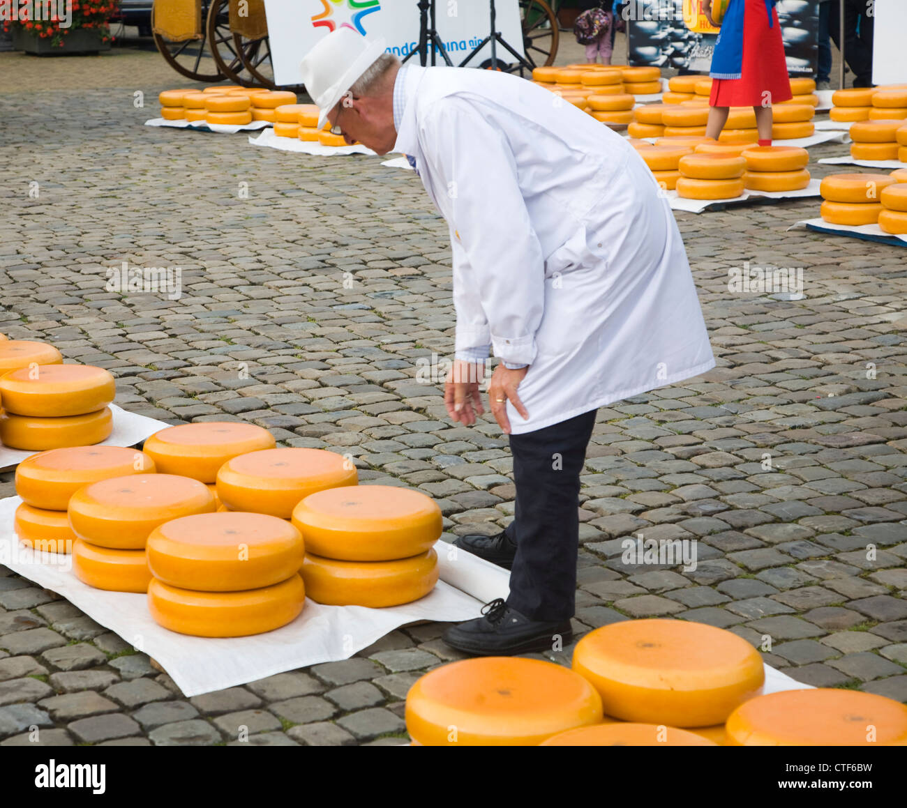 Gouda cheese market Netherlands Stock Photo Alamy