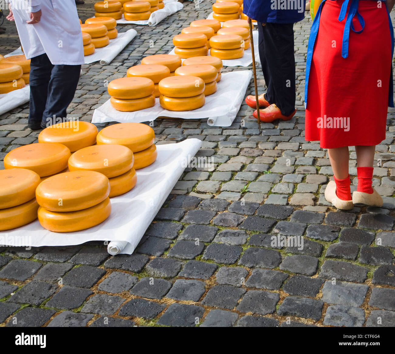 Gouda cheese market Netherlands Stock Photo Alamy