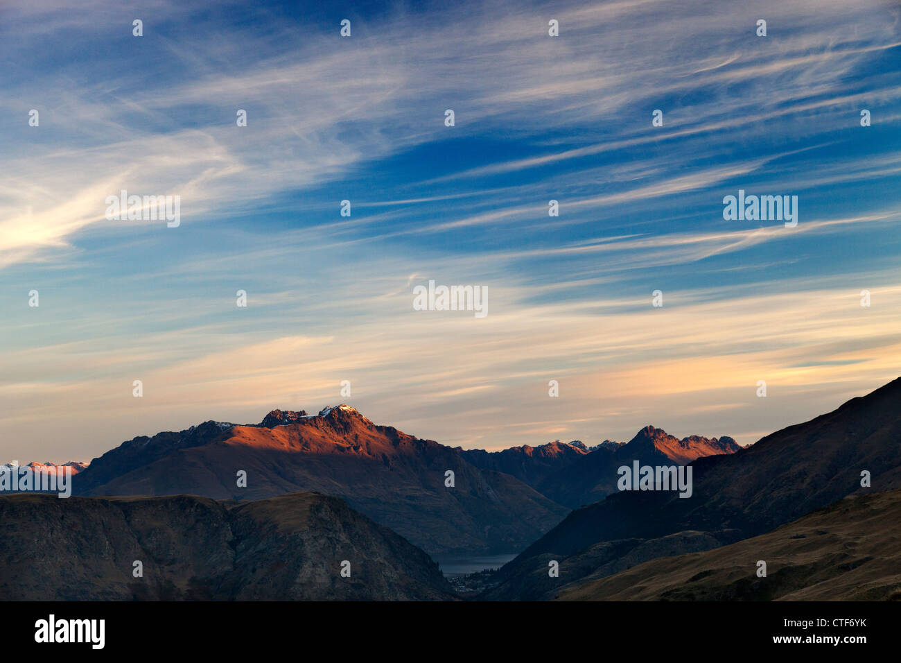 Last rays of sunset over the Remarkables, Queenstown, New Zealand 3 ...
