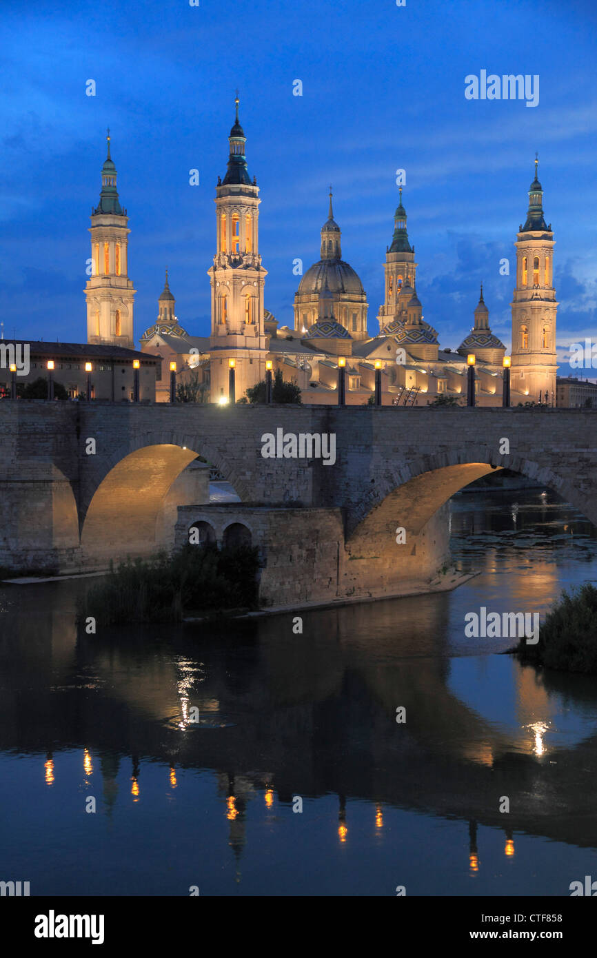Spain, Aragon, Zaragoza, Basilica de Nuestra Senora del Pilar; Ebro River; Puente de Piedra, bridge, Stock Photo
