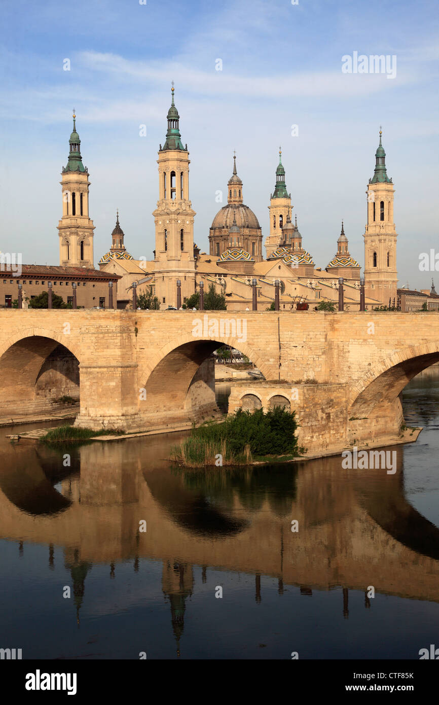 Spain, Aragon, Zaragoza, Basilica de Nuestra Senora del Pilar; Ebro River; Puente de Piedra, bridge, Stock Photo