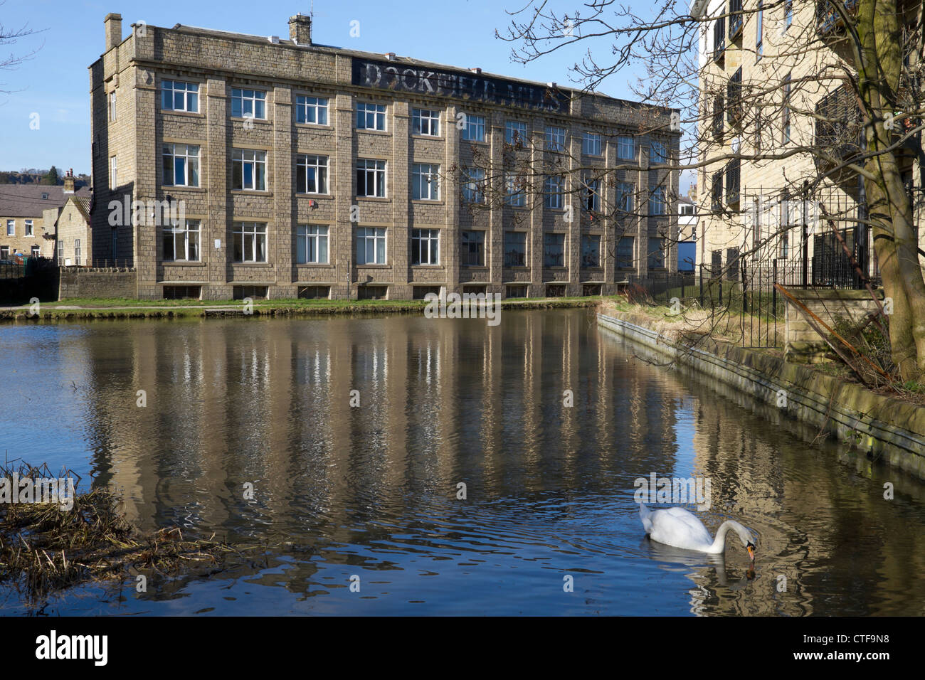 Dockfield Mills, by the Leeds Liverpool Canal at Shipley Stock Photo
