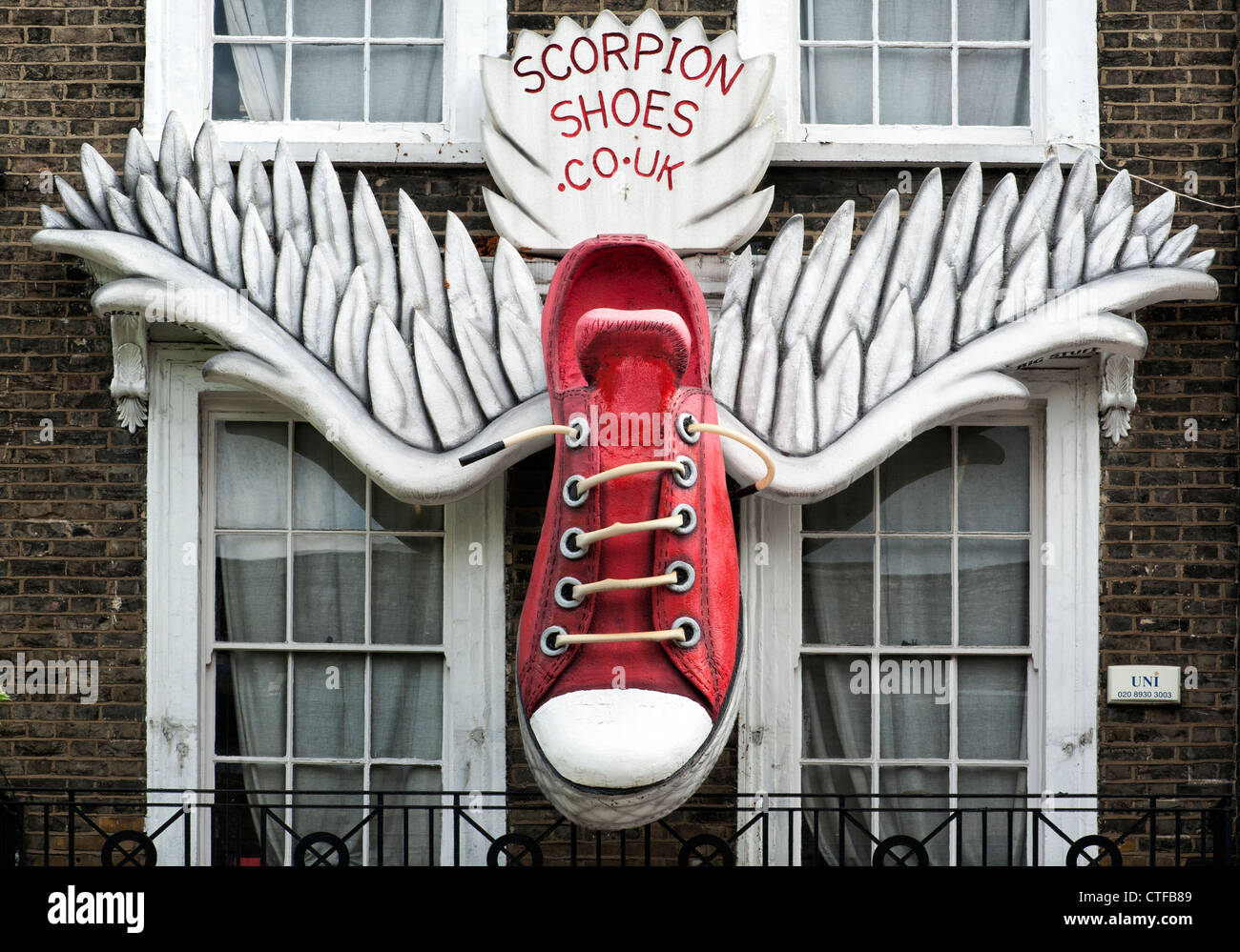 Camden Town High Street shoe shop. London Stock Photo - Alamy