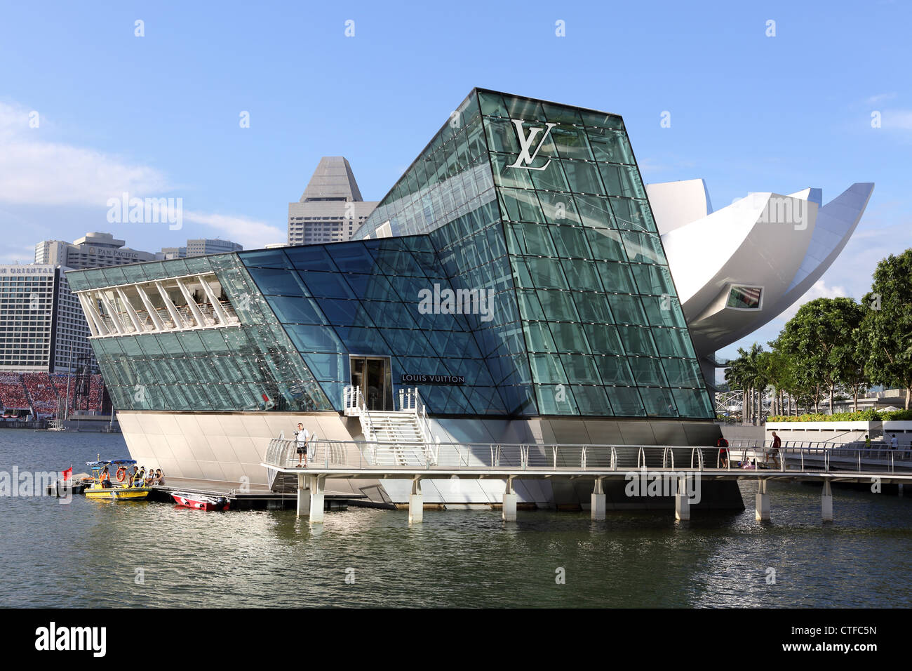 Louis Vuitton island Maison shop at the Marina Bay Sands in Stock Photo: 49511329 - Alamy