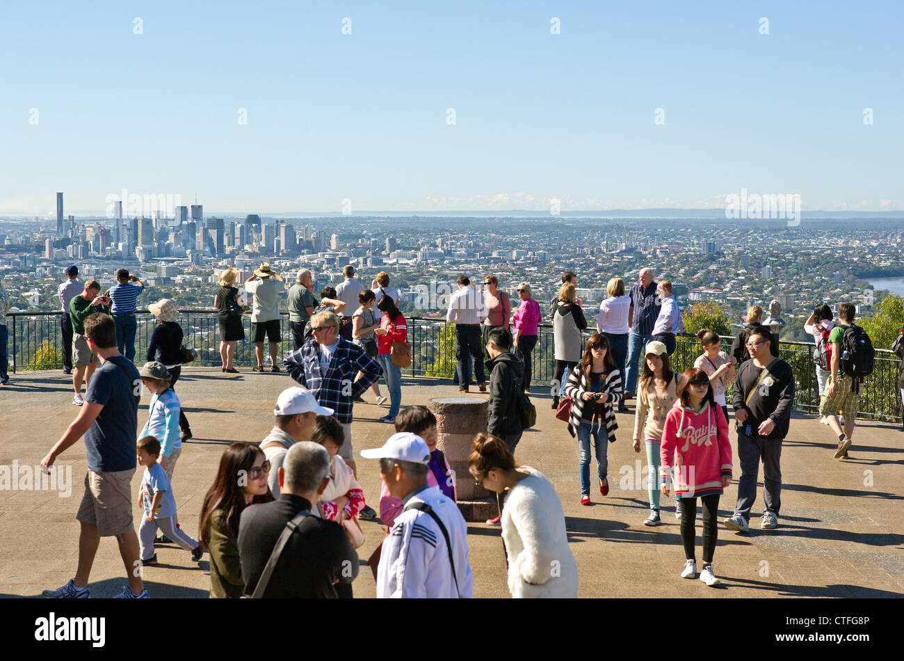 Tourists on the lookout on top of Mount Coot-Tha in Brisbane Stock Photo