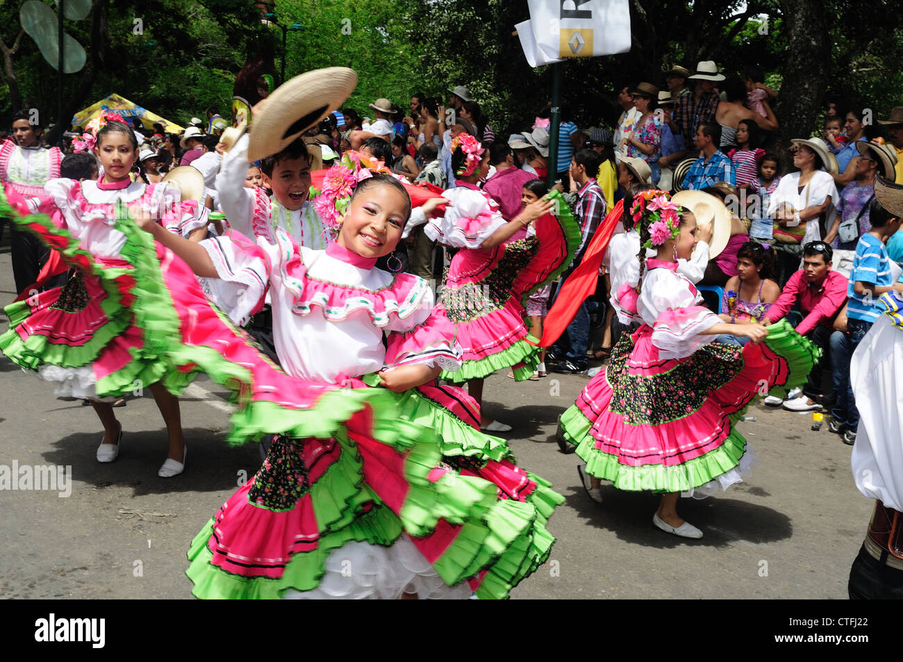 " Festival folclorico del Bambuco " ( San Pedro y San Juan ) in NEIVA