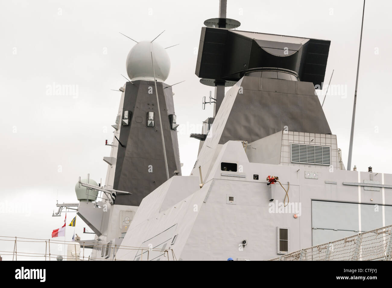 SAMPSON Radar defence mast on Royal Navy Type 45 destroyer HMS Dragon Stock Photo