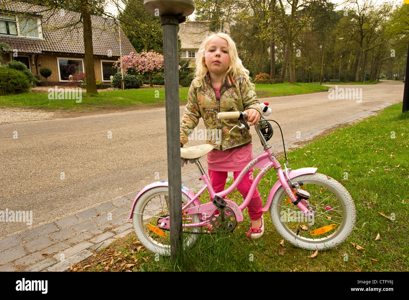 Small deals pink bike