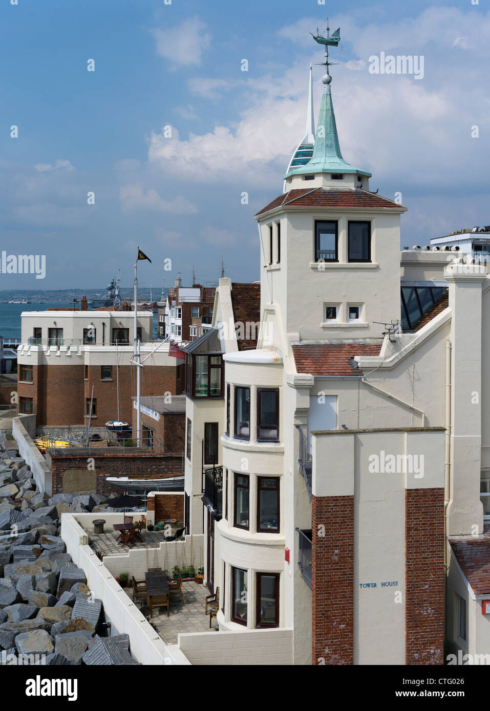 dh Old Portsmouth PORTSMOUTH HAMPSHIRE Naval house architecture building harbour area flats apartment uk luxury modern homes housing england Stock Photo