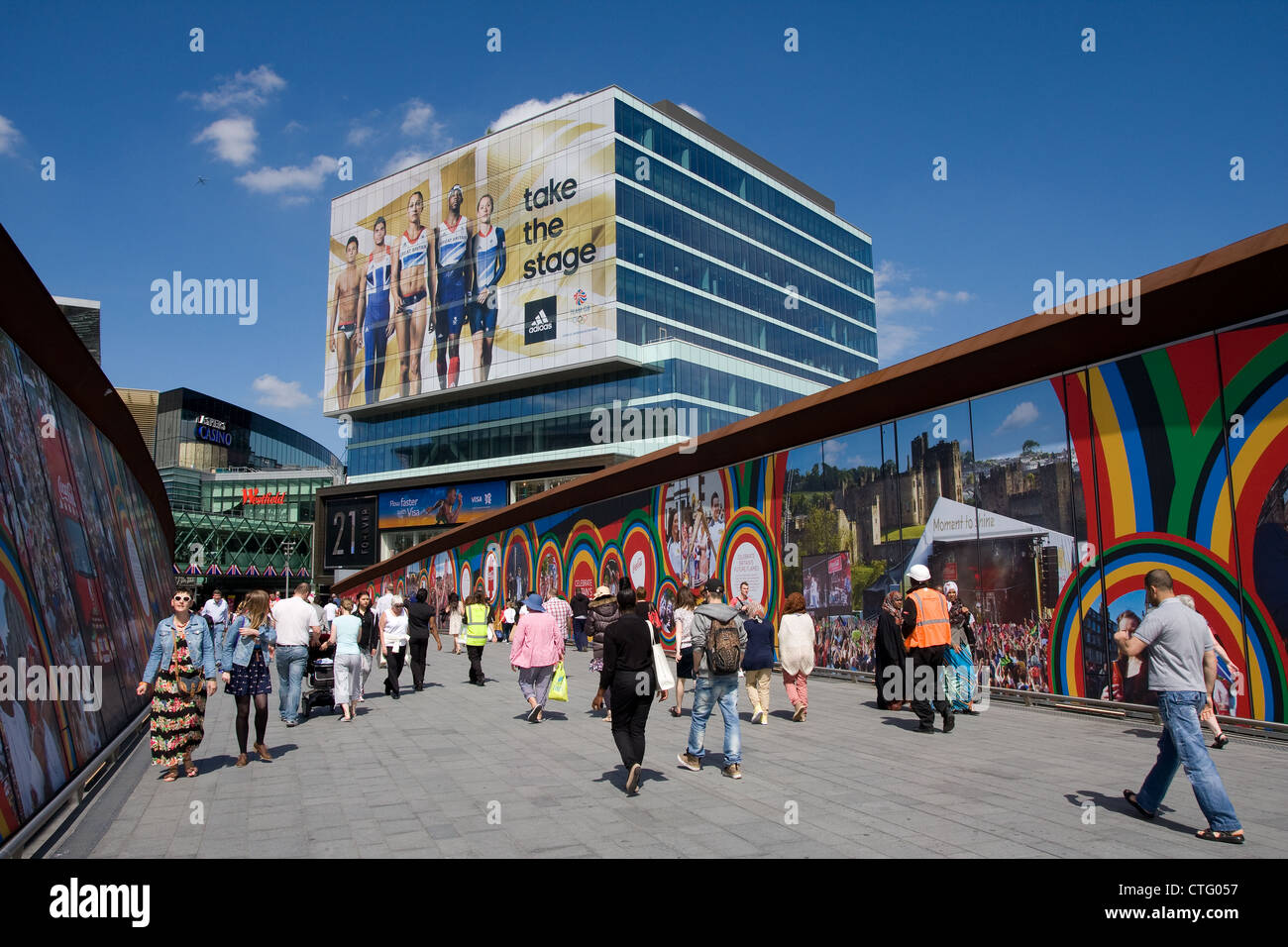 Stratford city people hi-res stock photography and images - Page 7 - Alamy