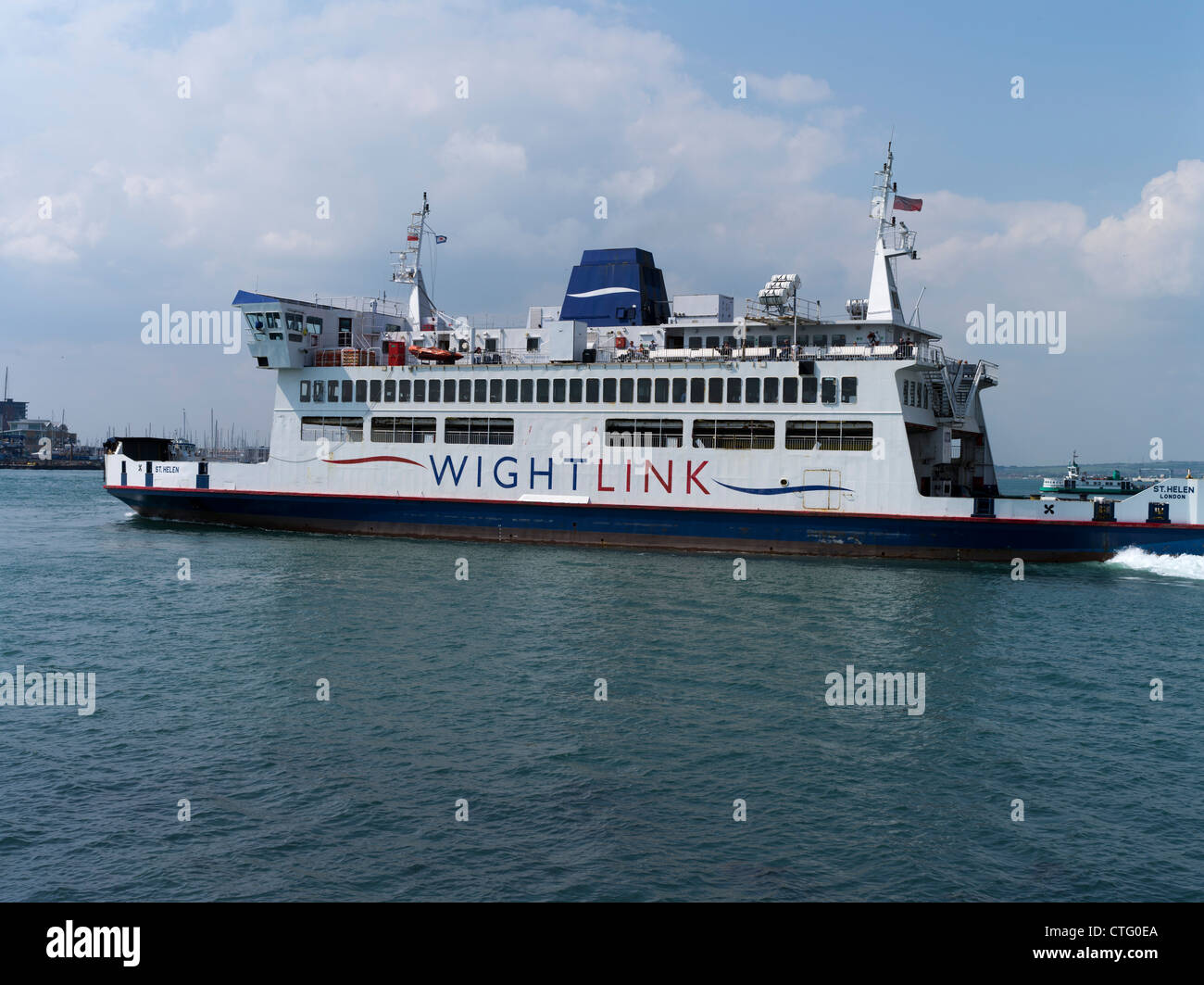 dh Old Portsmouth PORTSMOUTH HAMPSHIRE Wightlink ferry boat St Helen leaving Portsmouth harbour Stock Photo