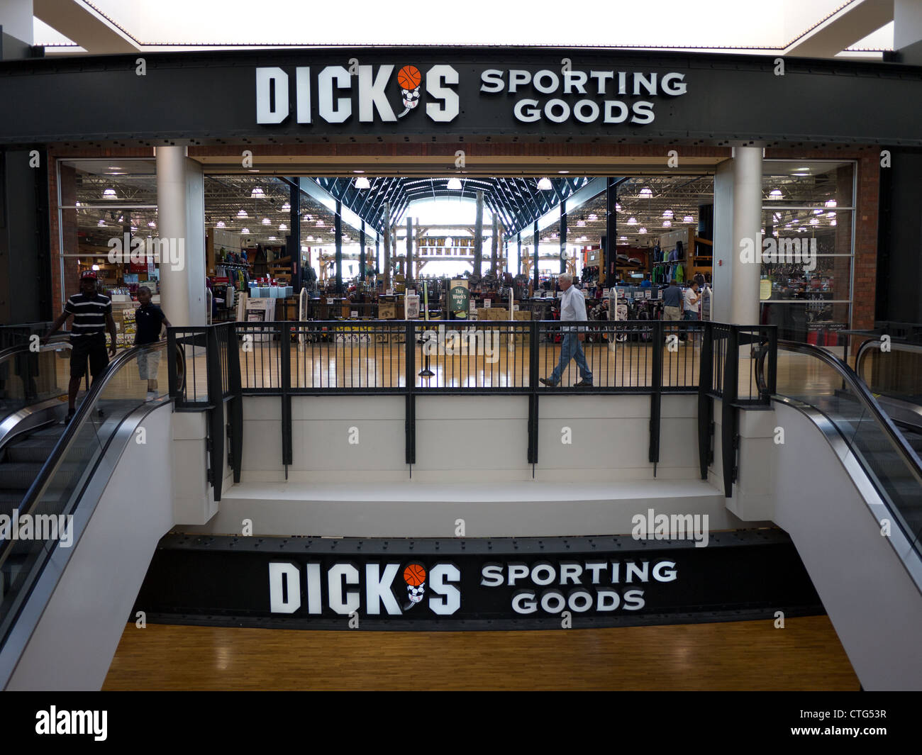 dicks sporting goods logo indoor mall entrance Stock Photo Alamy