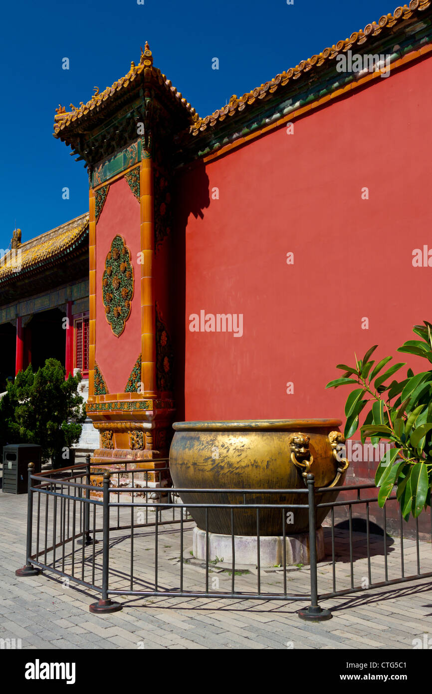 The architecture and design of the historic Forbidden City in Beijing ...
