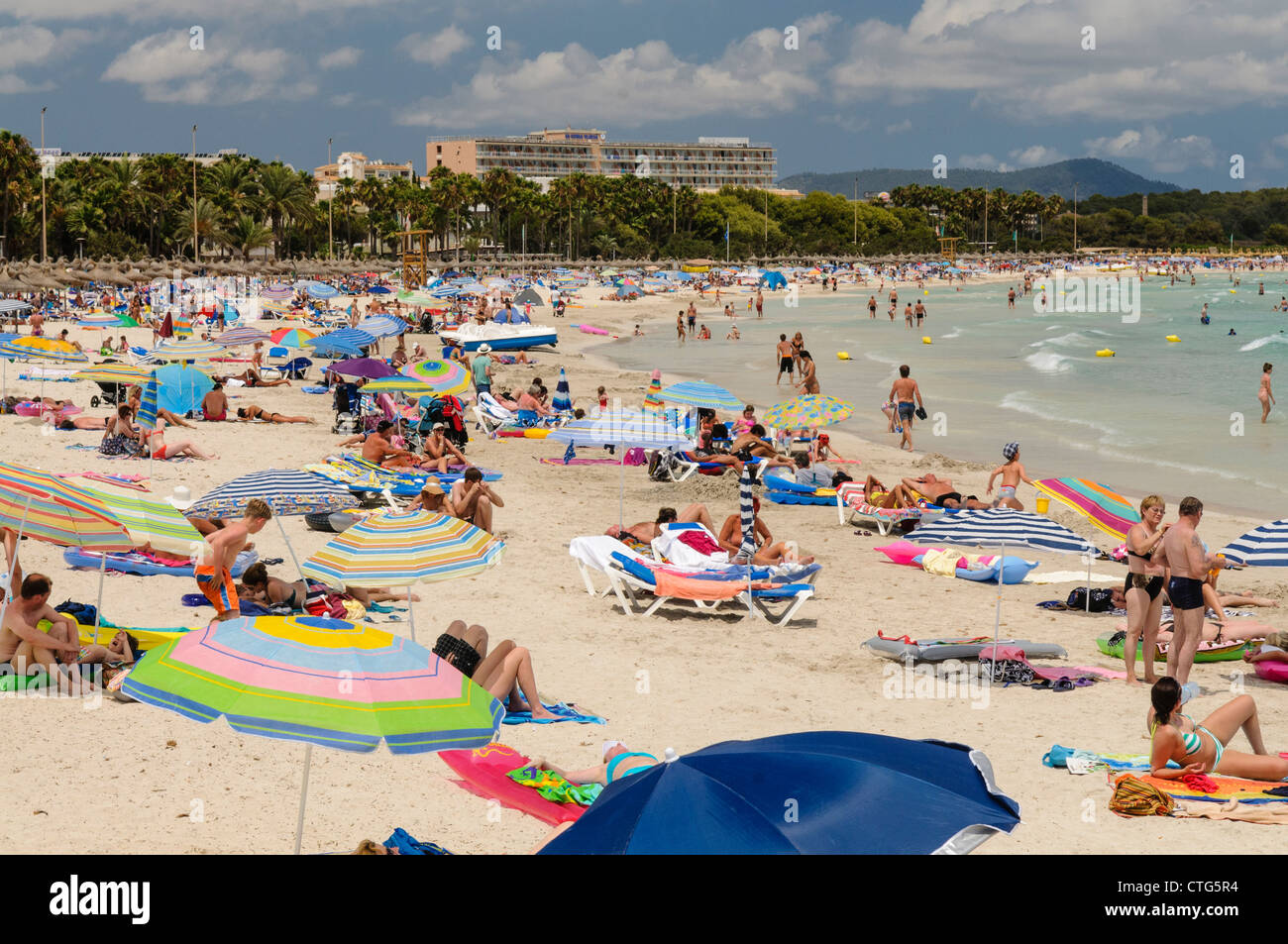 Crowded beach majorca hires stock photography and images Alamy