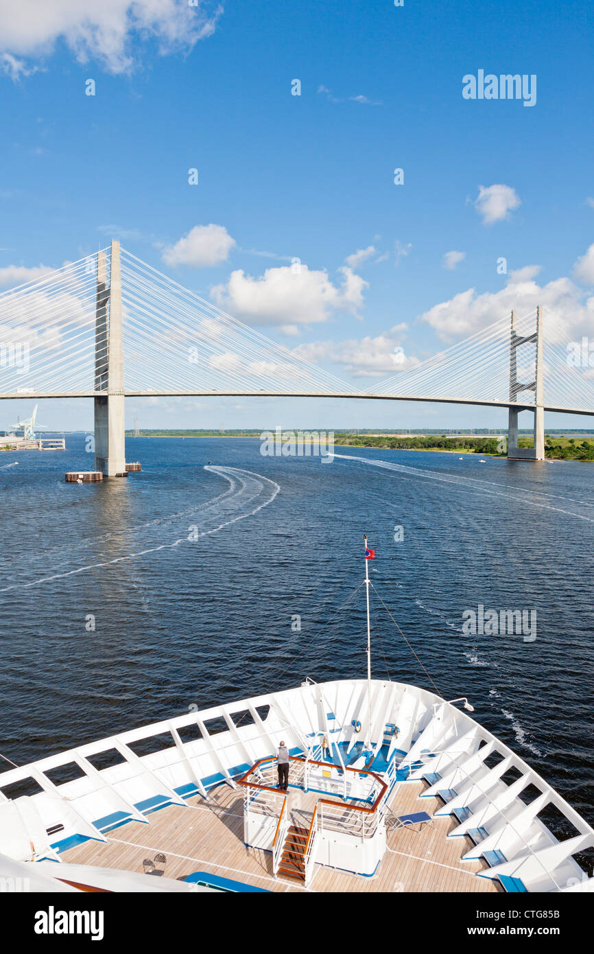 Carnival Fascination cruise ship about to pass under the Dames Point Bridge in Jacksonville, FL Stock Photo