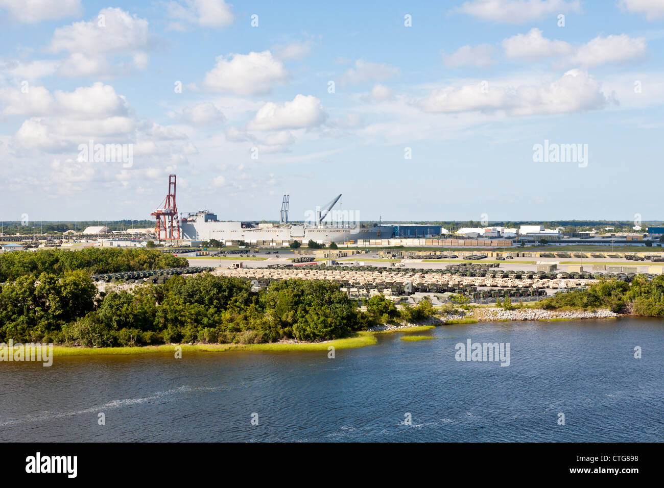 Military Vehicles Hi-res Stock Photography And Images - Alamy