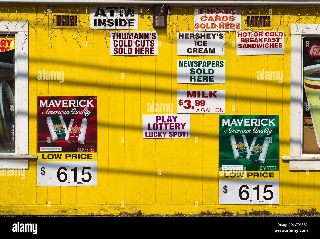 Store signs hi-res stock photography and images - Alamy