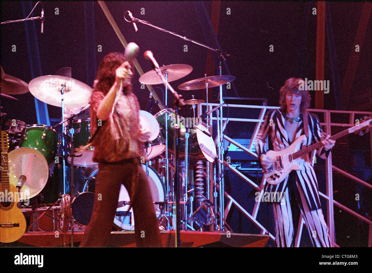 010693 - Jon Anderson and Chris Squire of Yes in concert in the 1970s Stock Photo