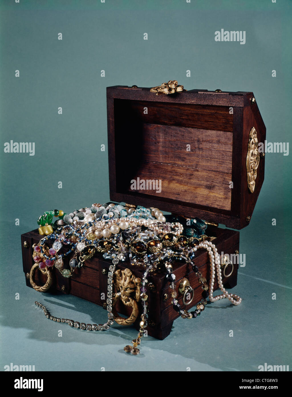 Pirate treasure still hires stock photography and images Alamy