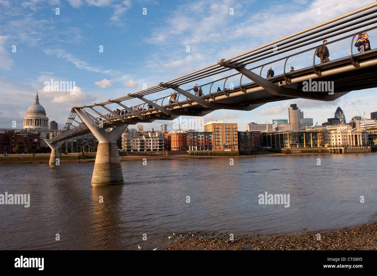 The London Millennium Footbridge, spanning the River Thames in the City of London, England. Stock Photo